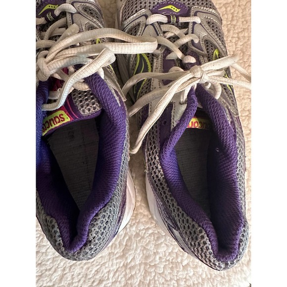 Saucony Women's Size 10 Oasis Running Shoe 15209-3 - Picture 8 of 8